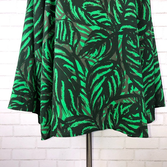 Twelve by Twelve Palm Print Tunic Top K2547 - Picture 8 of 8